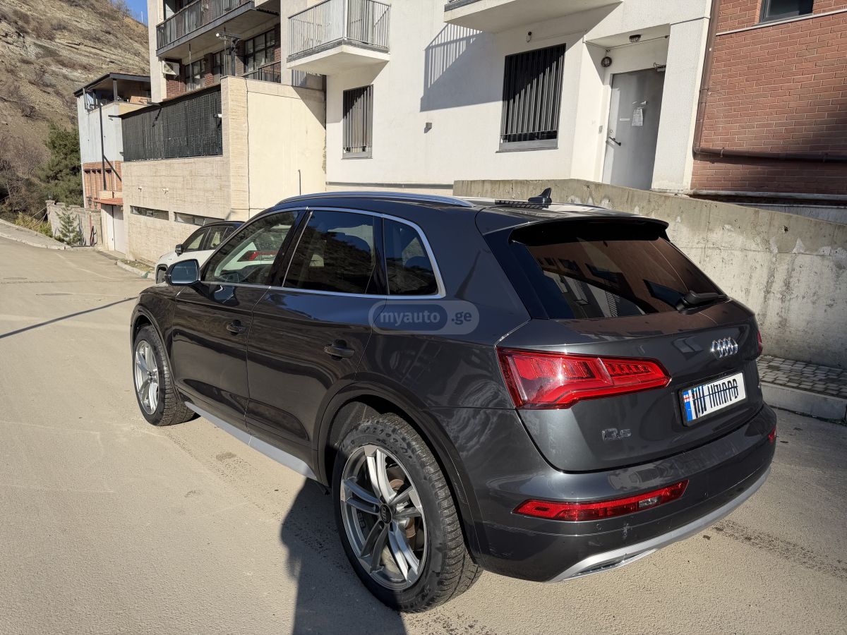 Audi Q5 - фото 5