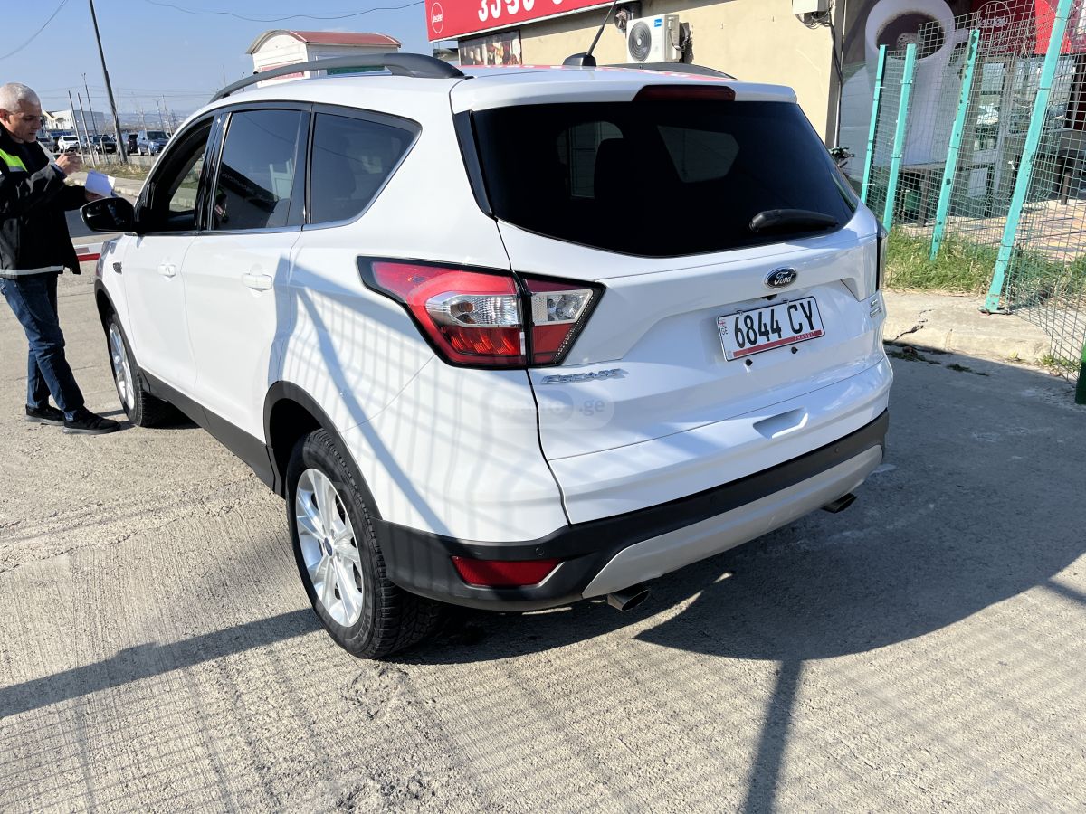 Ford Escape - фото 11