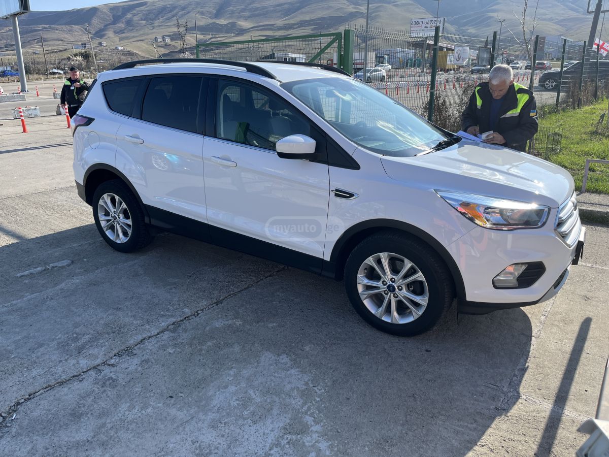 Ford Escape - фото 13