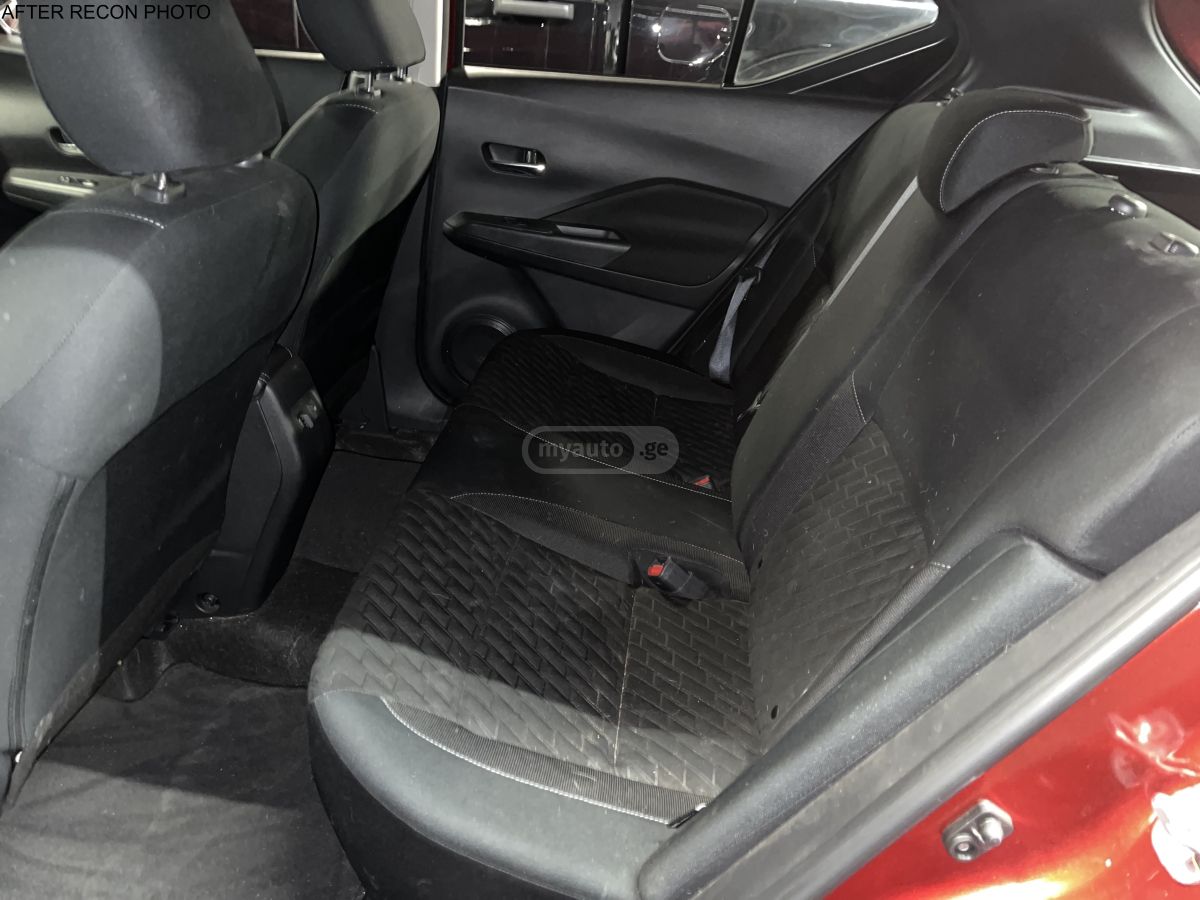 Nissan SV 4dr Front-Wheel Drive CVT — миниатюра 6