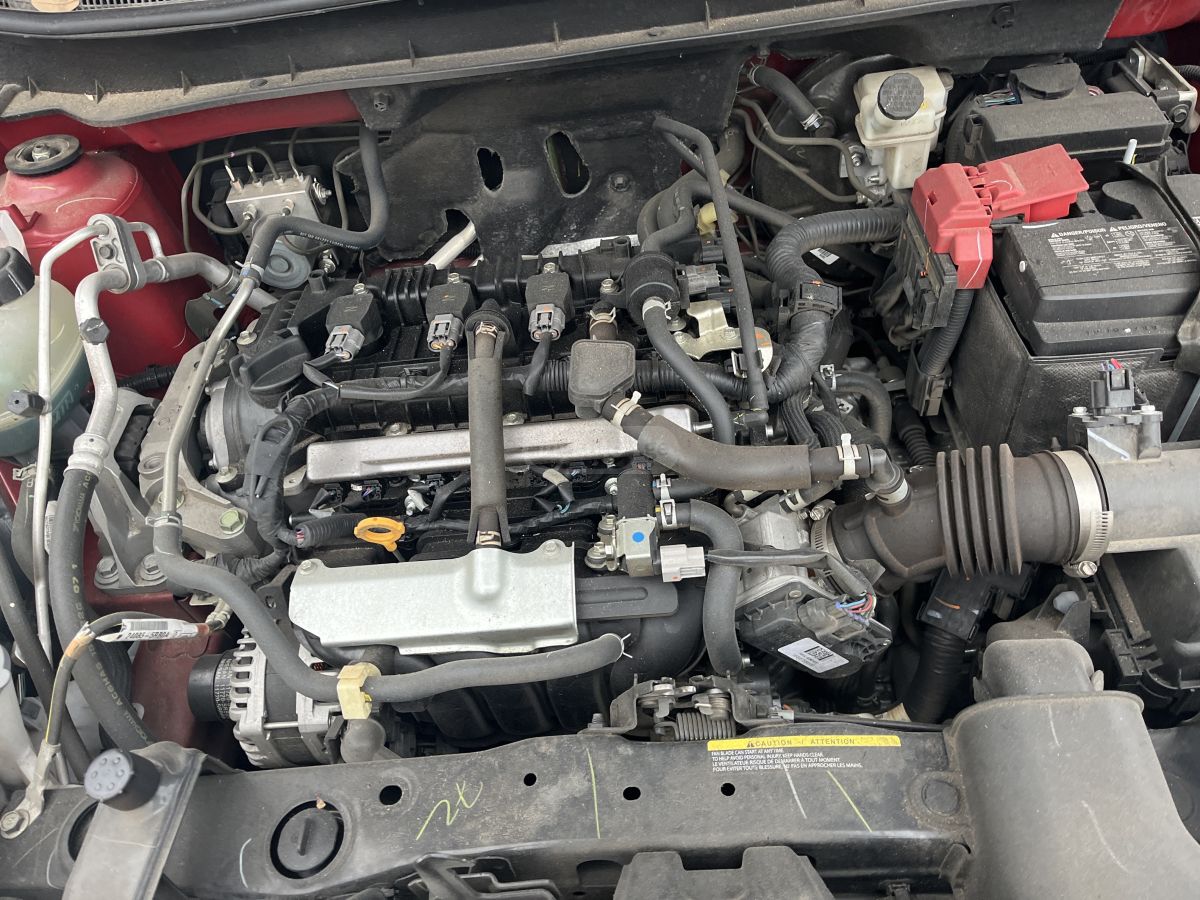 Nissan SV 4dr Front-Wheel Drive CVT — миниатюра 8