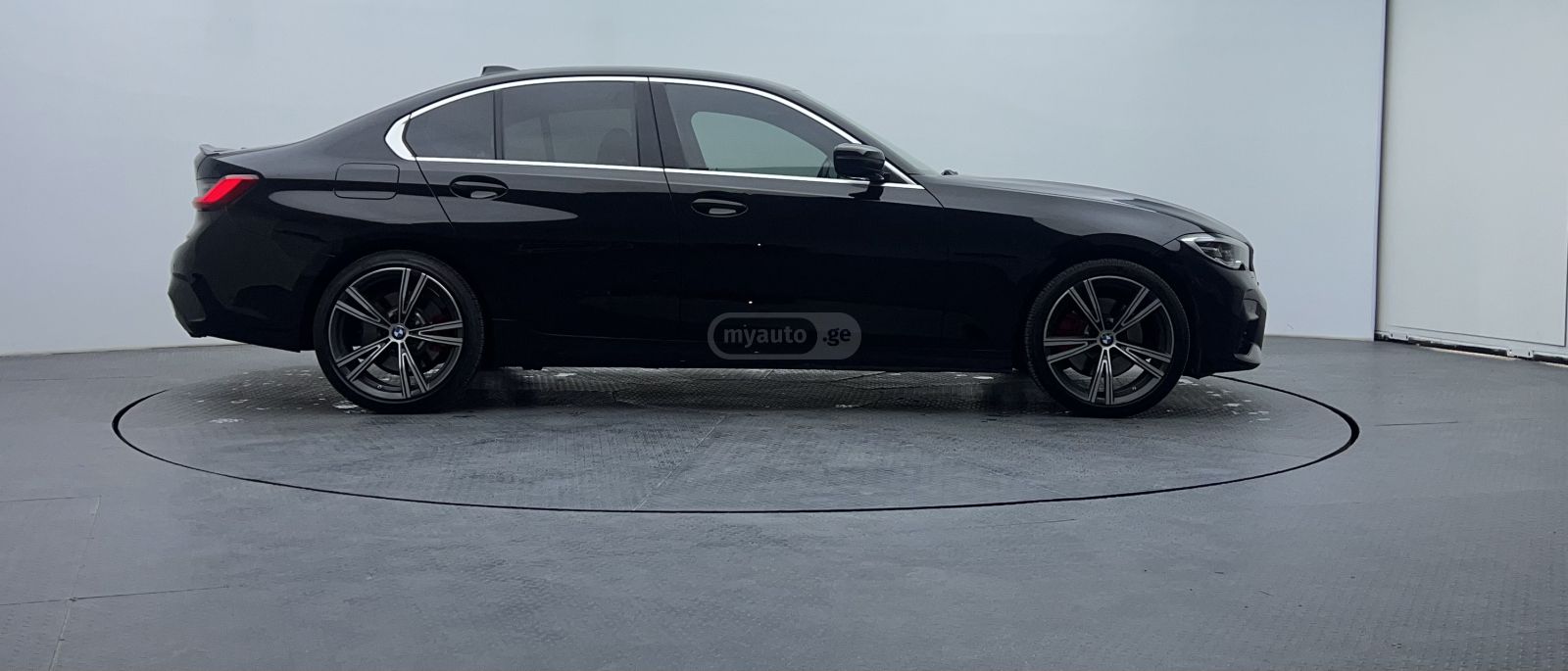 BMW 330 - фото 6