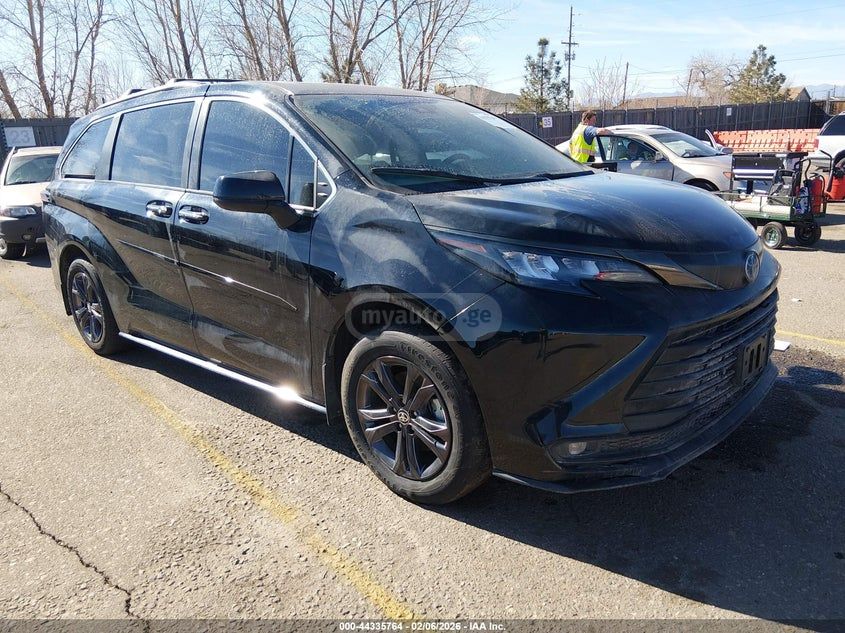 Toyota Sienna 2024 — миниатюра 1
