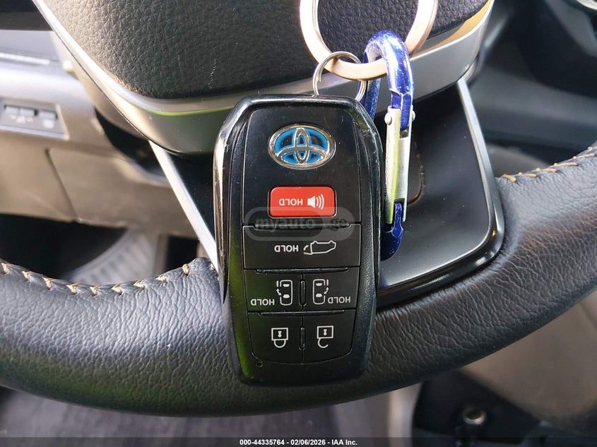 Toyota Sienna 2024 — миниатюра 14