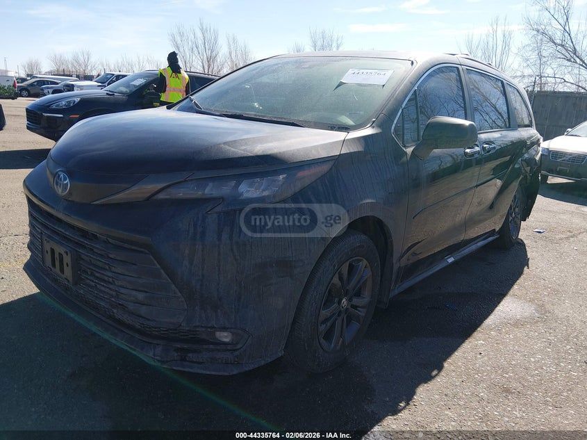 Toyota Sienna 2024 — миниатюра 2