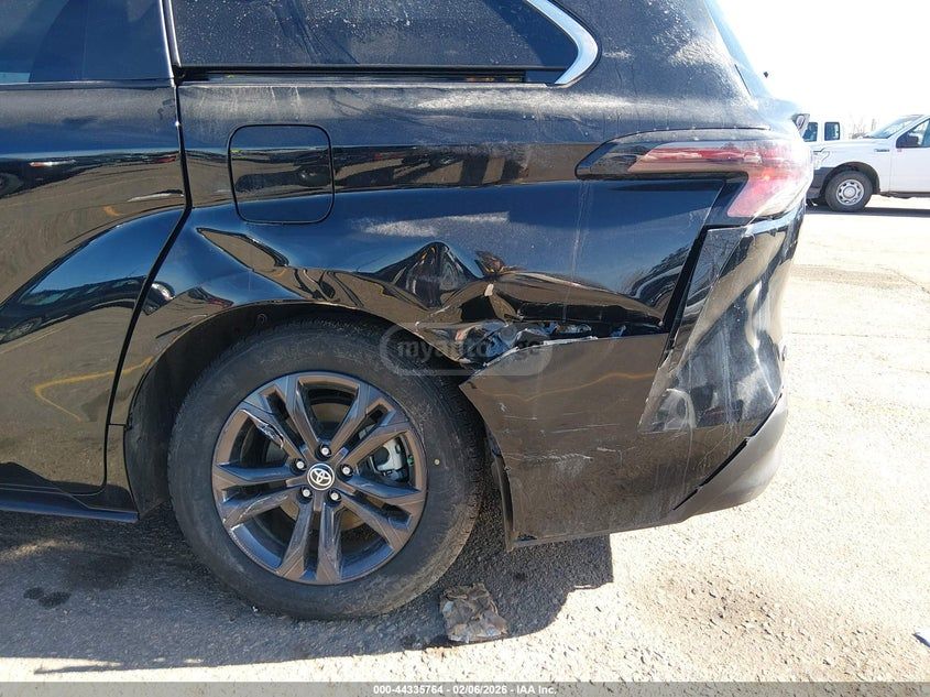 Toyota Sienna 2024 — миниатюра 7