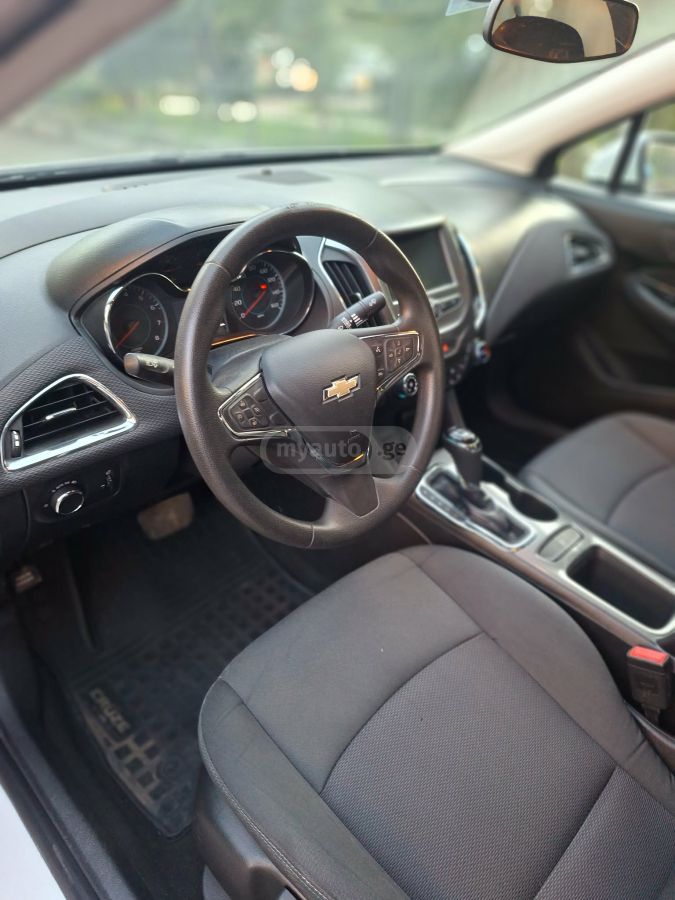 Chevrolet Cruze - фото 11