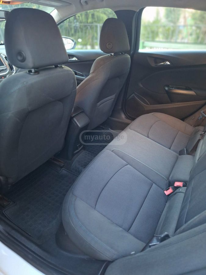 Chevrolet Cruze - фото 12