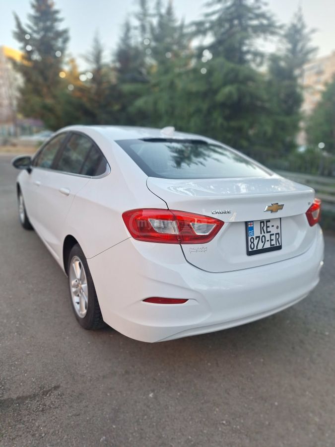 Chevrolet Cruze - фото 3