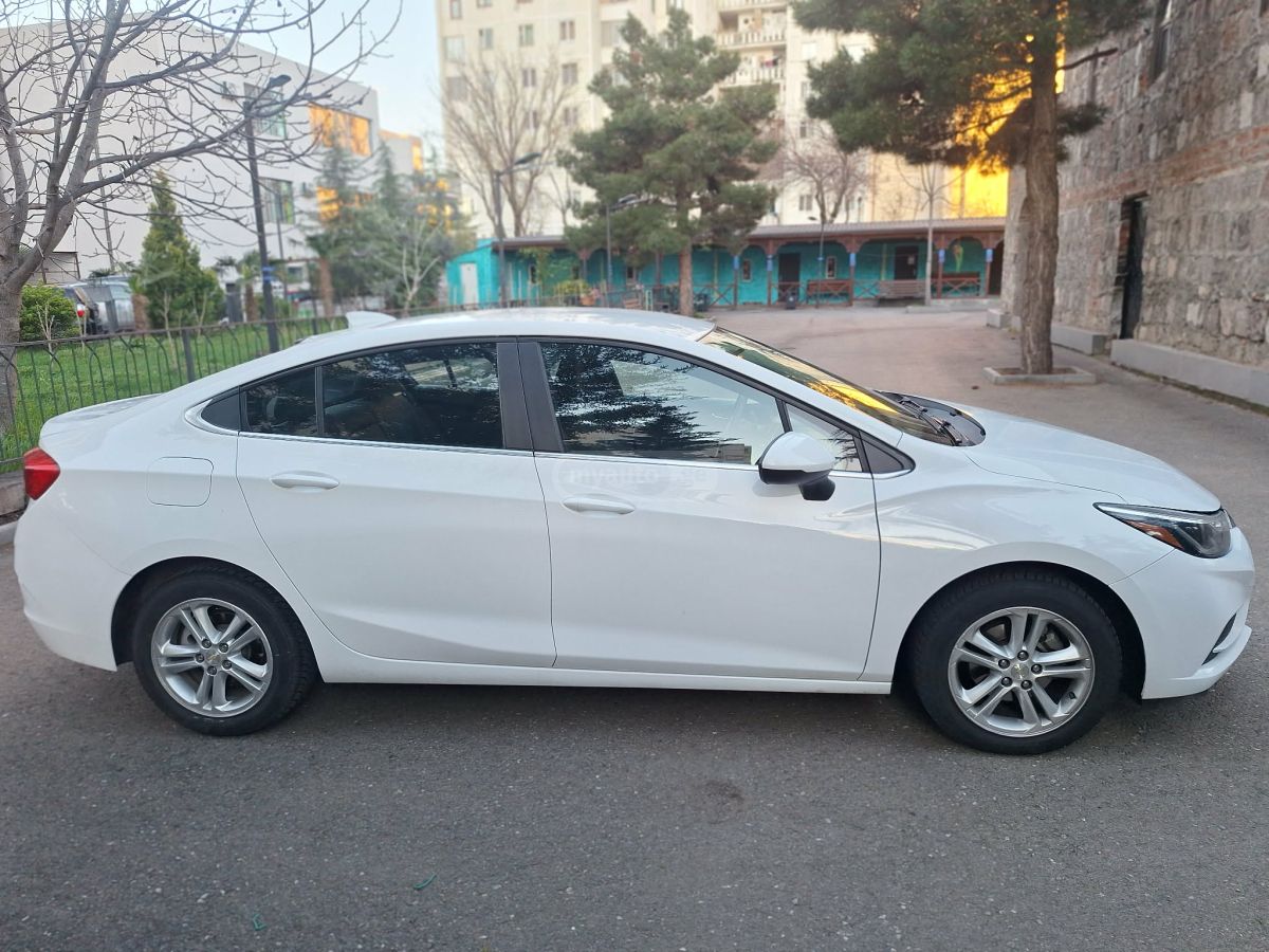 Chevrolet Cruze - фото 6