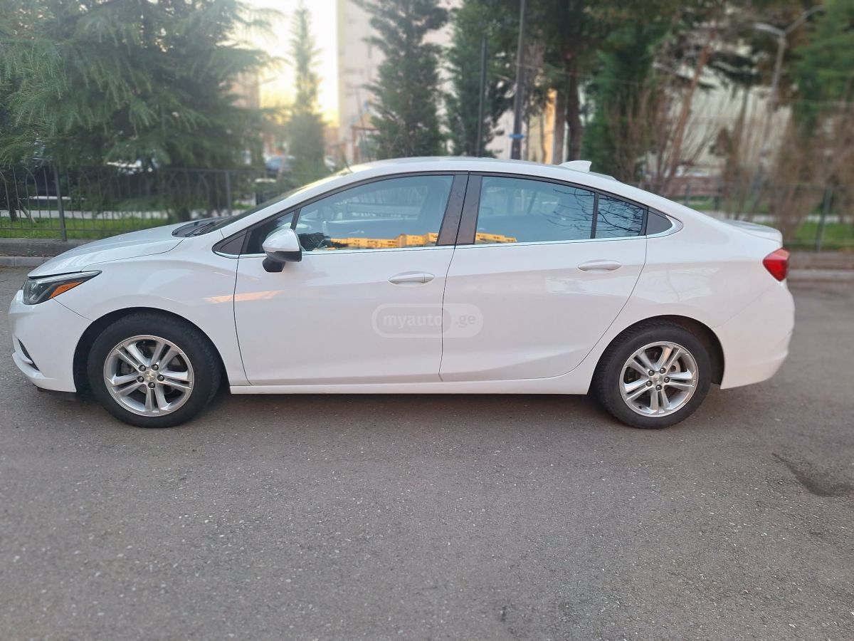 Chevrolet Cruze - фото 7