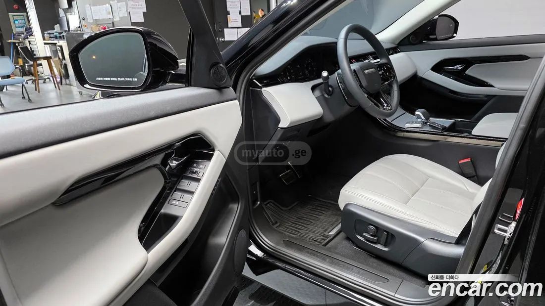 Land Rover Range Rover Evoque 2025 — миниатюра 11
