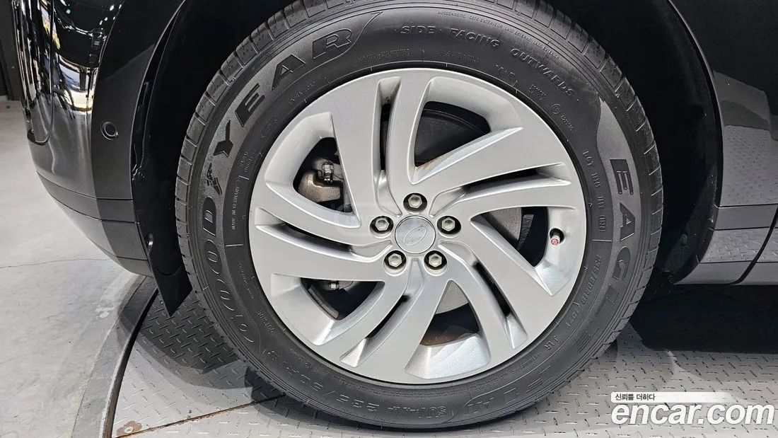 Land Rover Range Rover Evoque 2025 — миниатюра 5