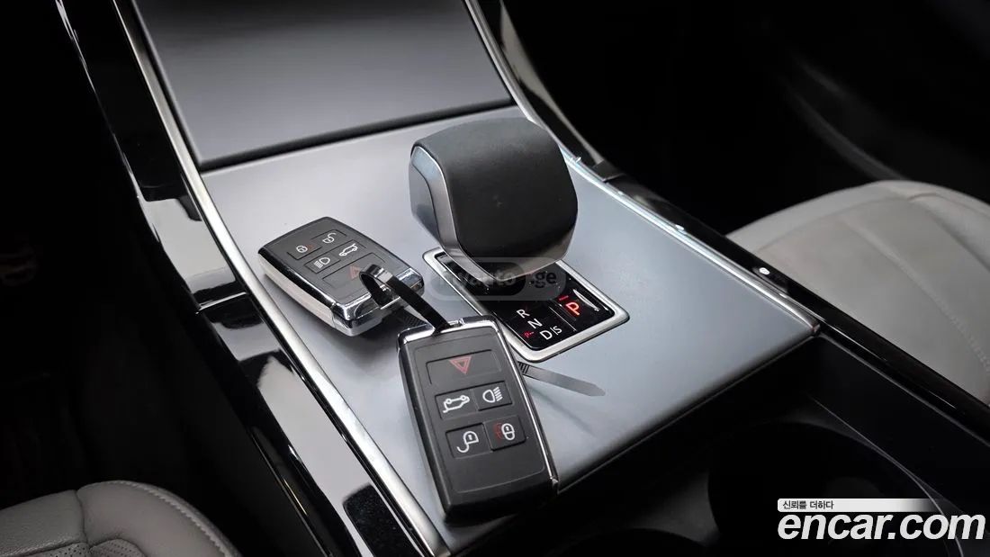 Land Rover Range Rover Evoque 2025 — миниатюра 9