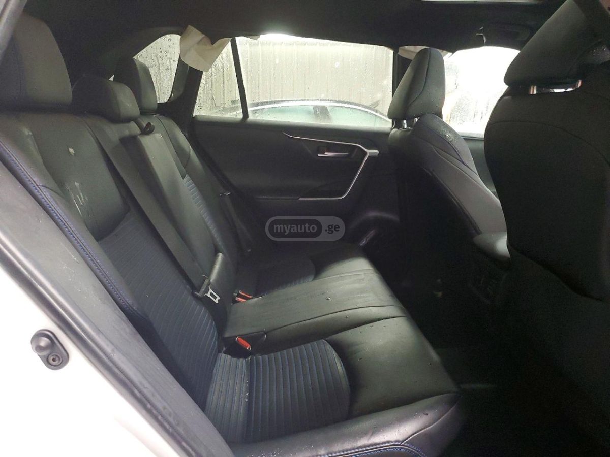 Toyota RAV 4 - фото 10