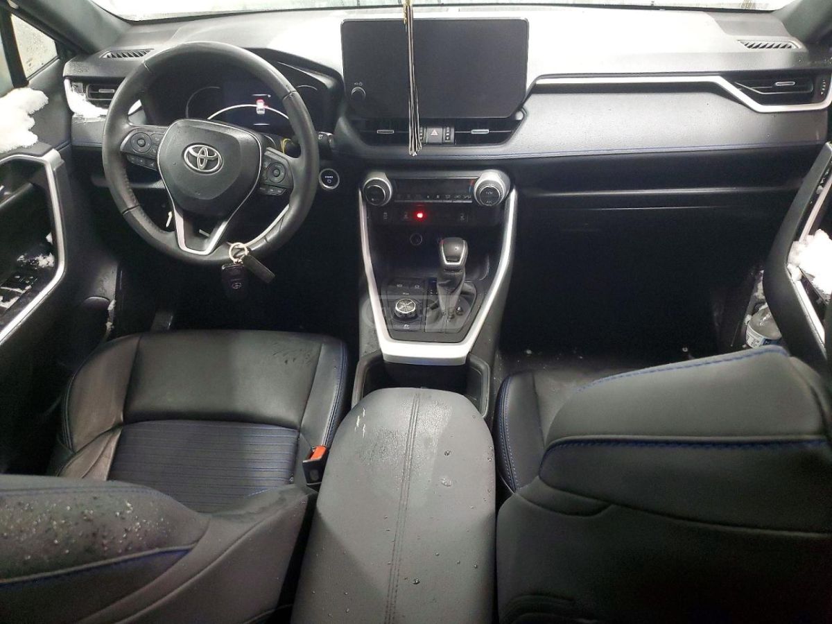 Toyota RAV 4 - фото 8