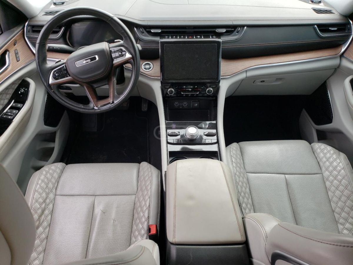 Jeep Grand Cherokee - фото 8