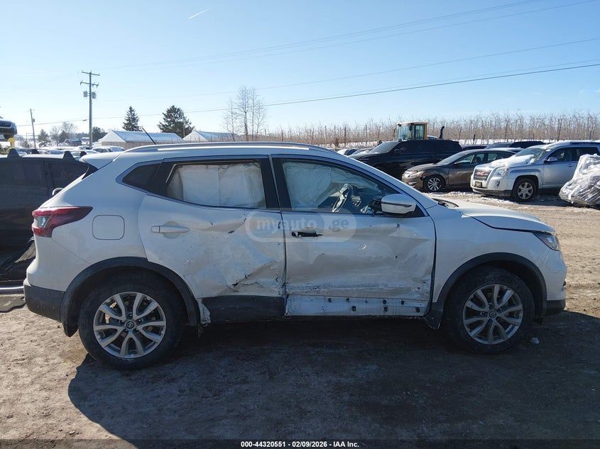 Nissan Rogue Sport 2022 — миниатюра 12