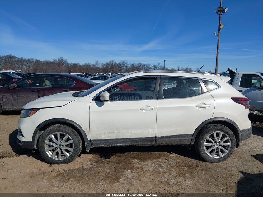 Nissan Rogue Sport 2022 — миниатюра 13