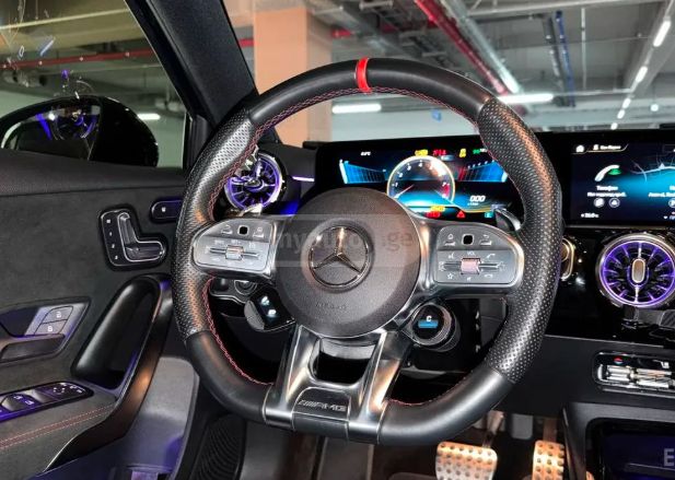 Mercedes-Benz A 45 AMG 2023 — миниатюра 10