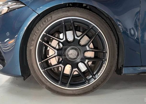 Mercedes-Benz A 45 AMG 2023 — миниатюра 4