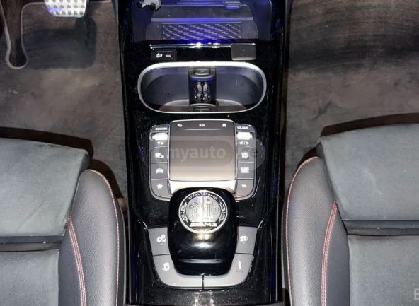 Mercedes-Benz A 45 AMG 2023 — миниатюра 8