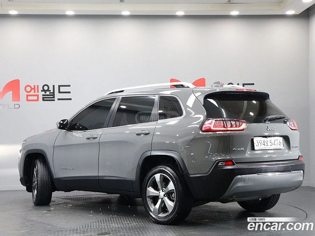 Jeep Cherokee - фото 4