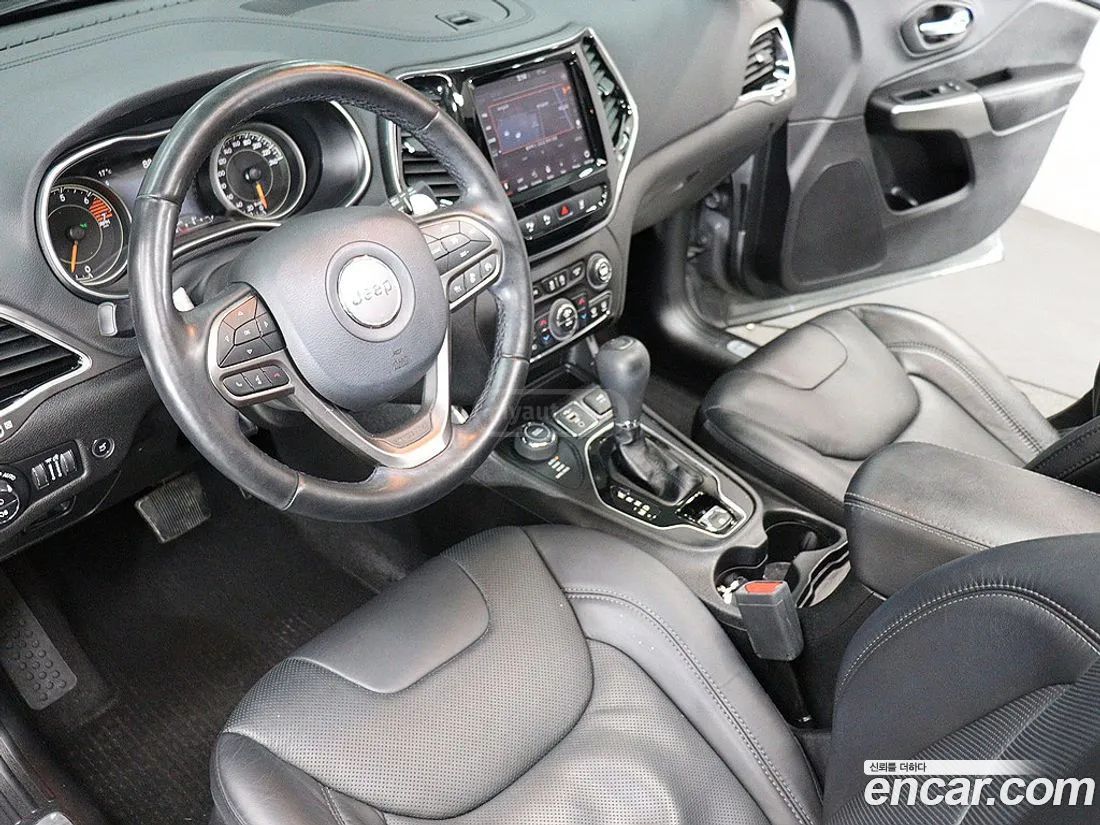 Jeep Cherokee - фото 9