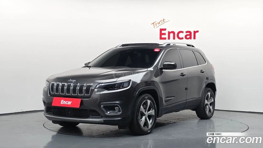 Jeep Cherokee - фото 1