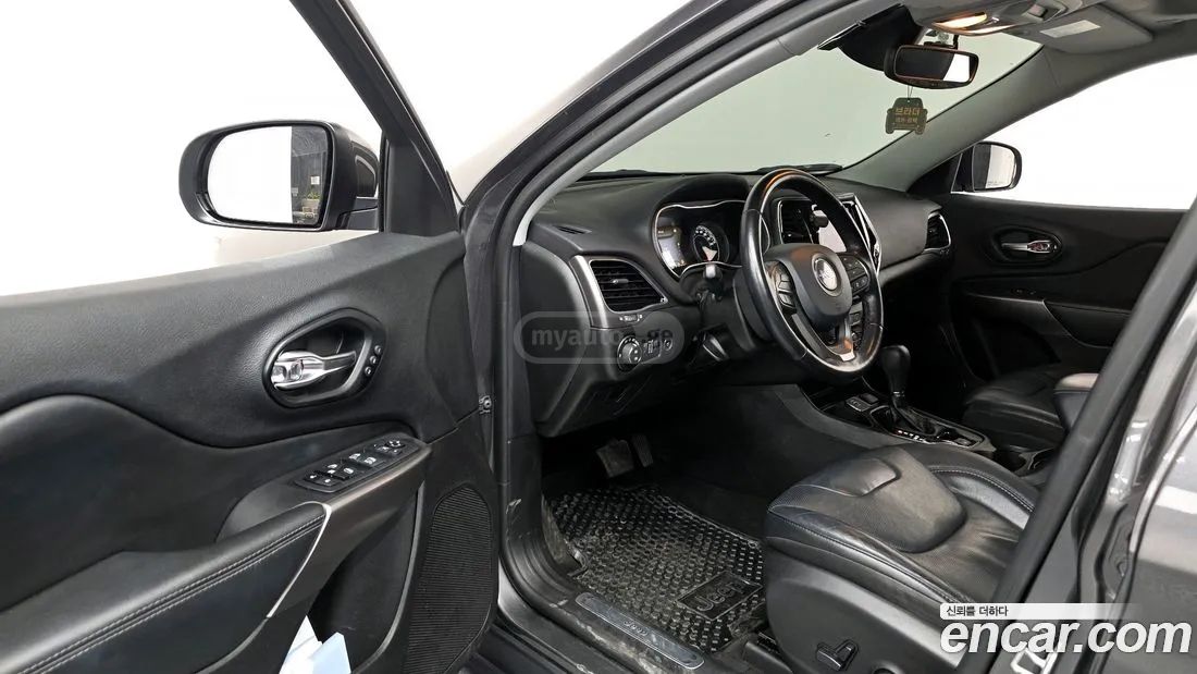 Jeep Cherokee - фото 11