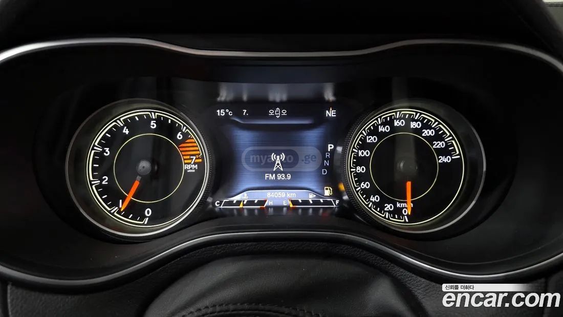 Jeep Cherokee - фото 8