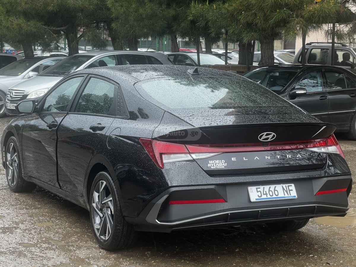 Hyundai Elantra - фото 14