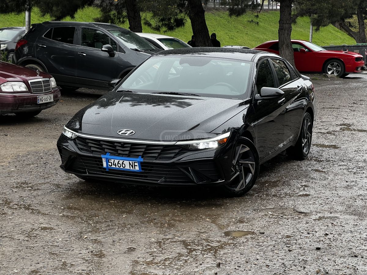 Hyundai Elantra - фото 3