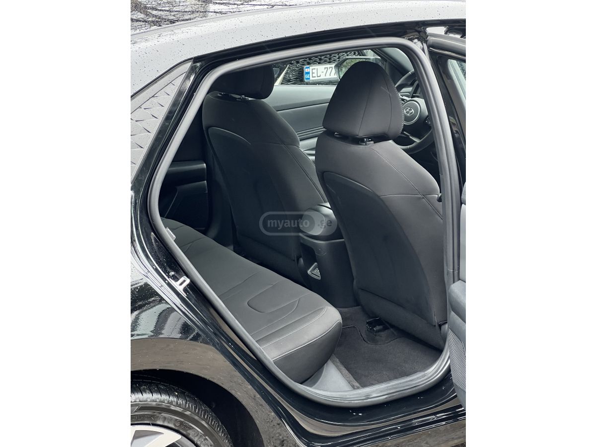 Hyundai Elantra - фото 7