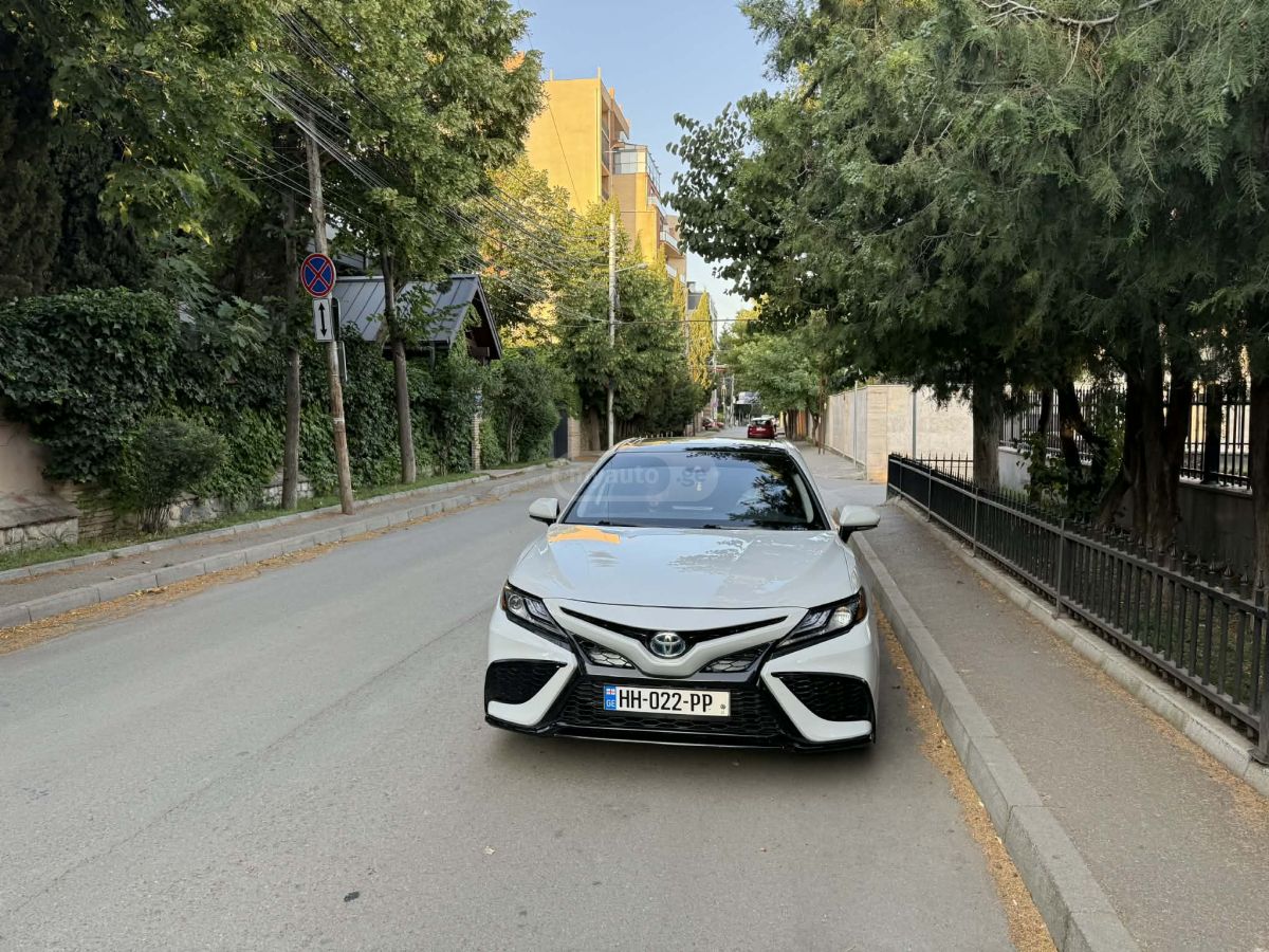Toyota Camry - фото 4