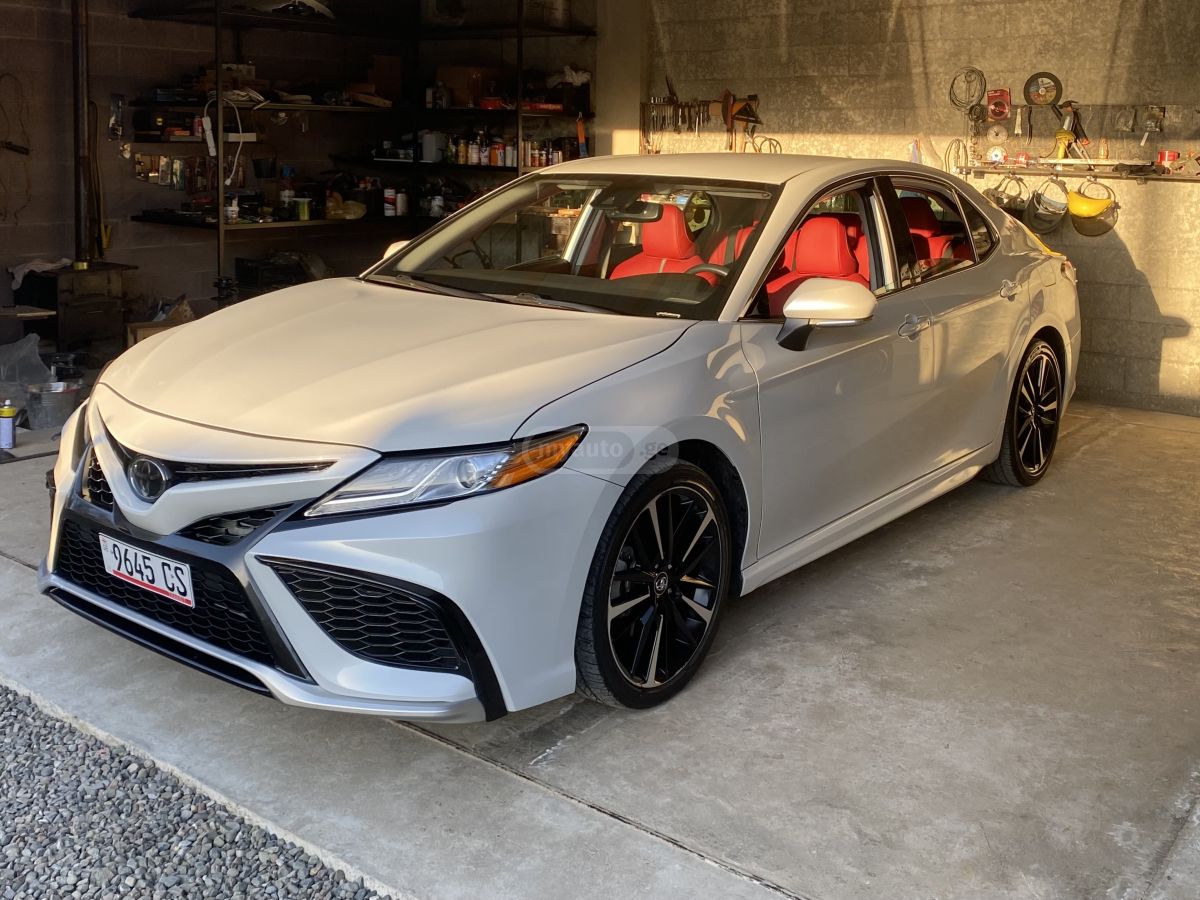 Toyota Camry - фото 2