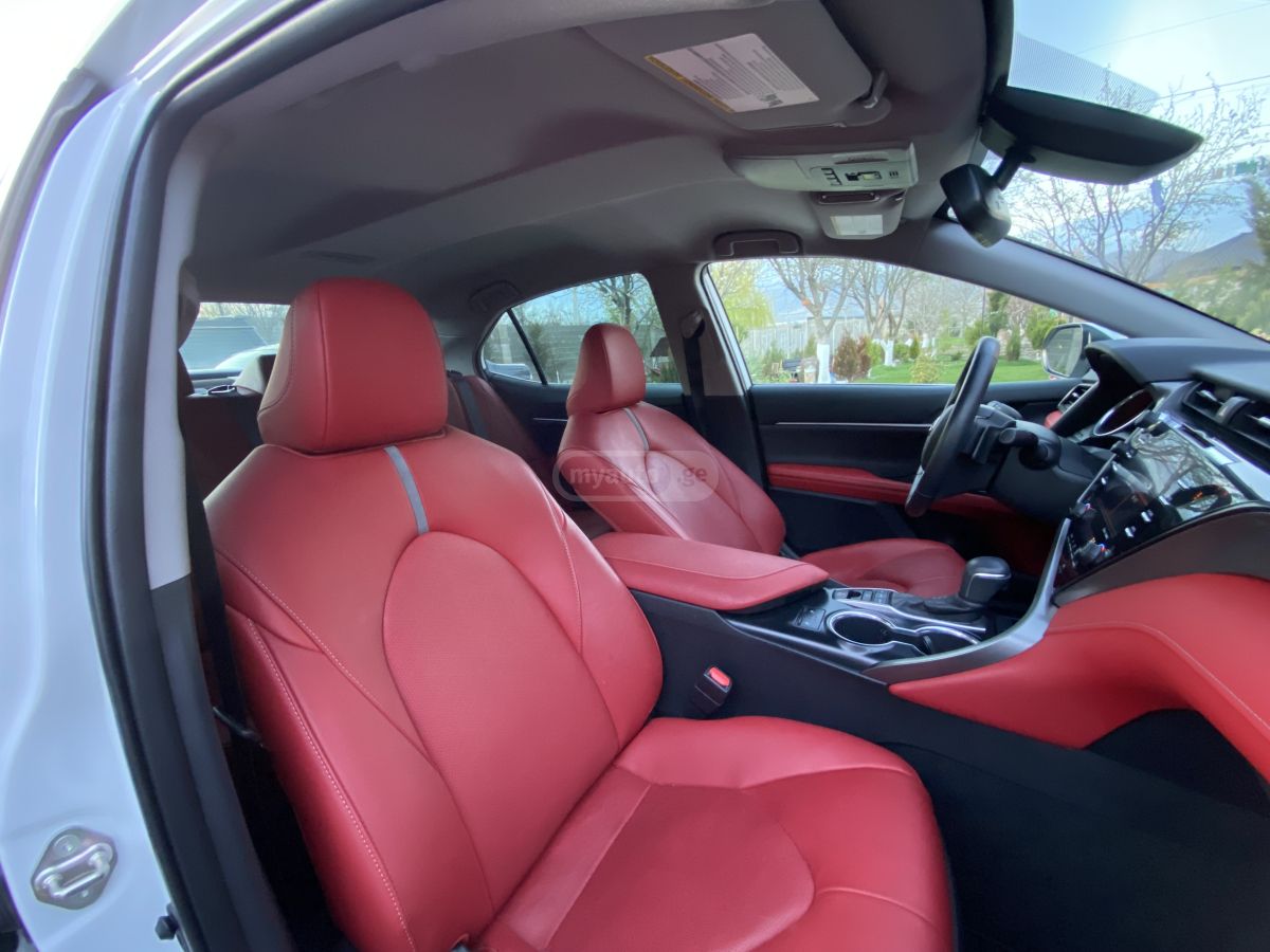 Toyota Camry - фото 8