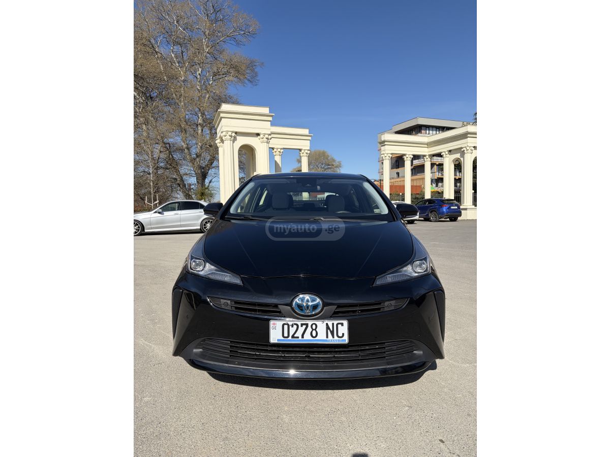 Toyota Prius - фото 1