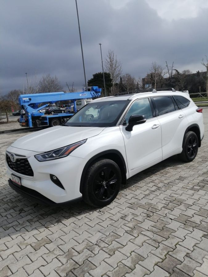 Toyota Highlander - фото 1