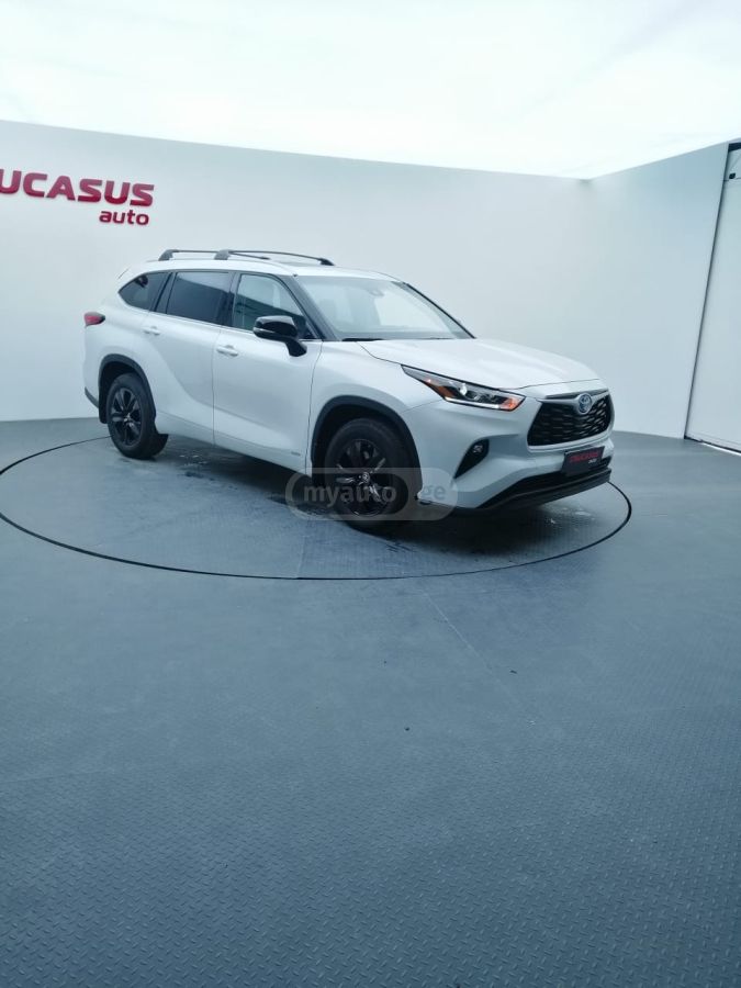 Toyota Highlander - фото 2