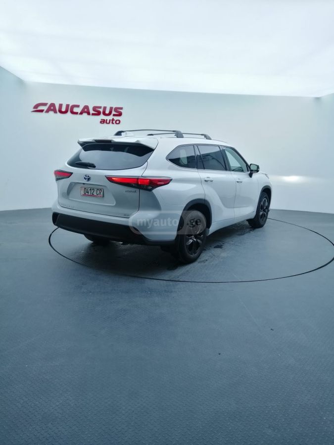 Toyota Highlander - фото 8