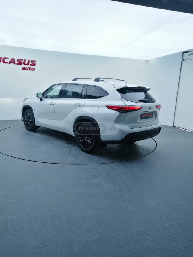 Toyota Highlander - фото 9