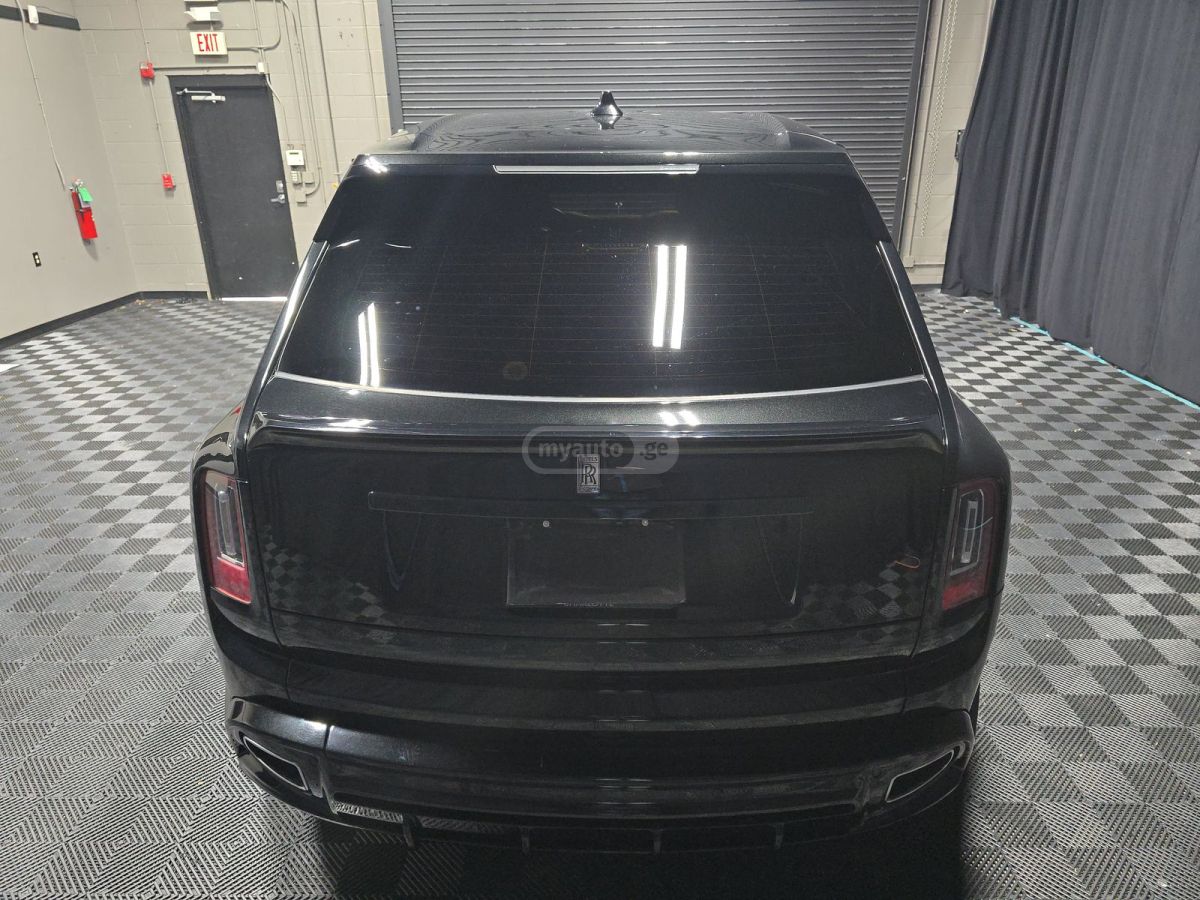 Rolls-Royce Cullinan 2021 — миниатюра 5