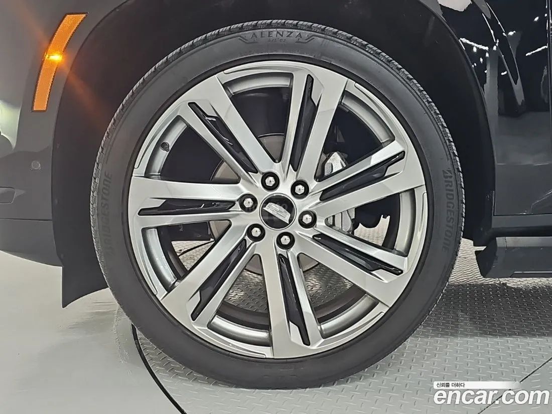 Cadillac Escalade 2025 — миниатюра 5