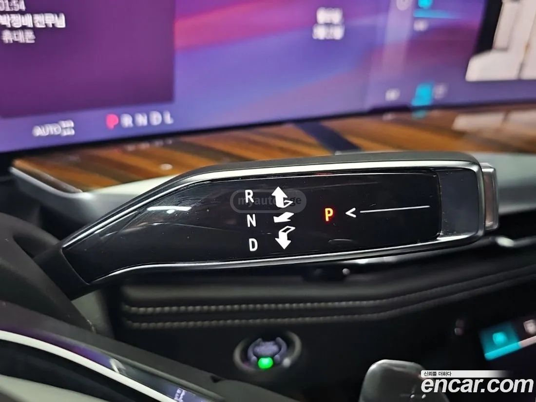 Cadillac Escalade 2025 — миниатюра 9