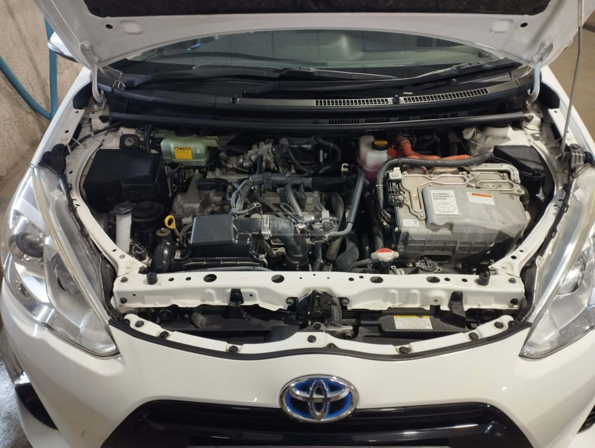 Toyota Aqua - фото 7