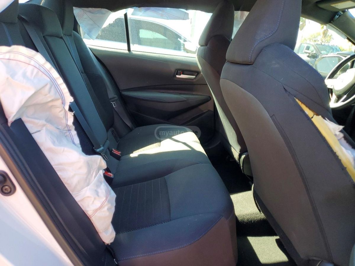 Toyota SE 4dr Sedan CVT — миниатюра 10