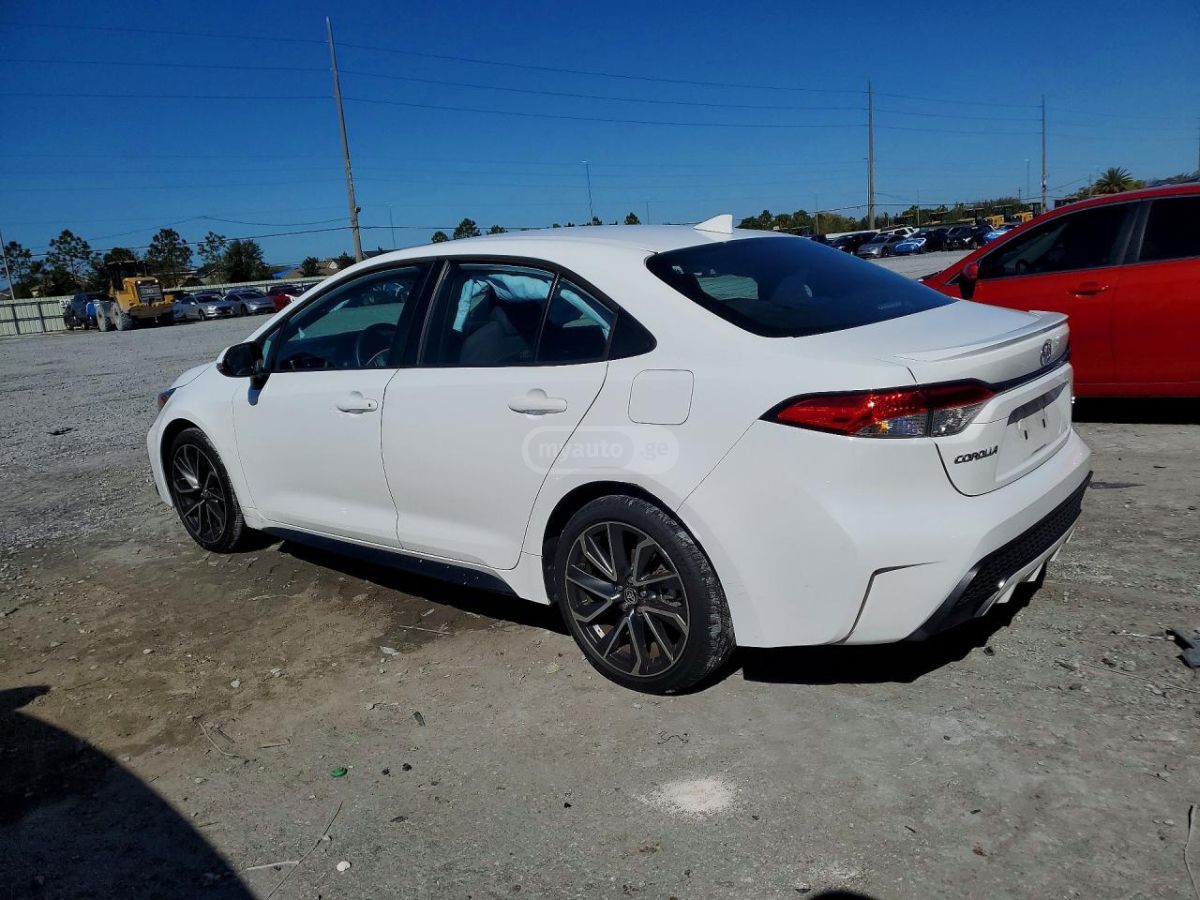 Toyota SE 4dr Sedan CVT — миниатюра 2