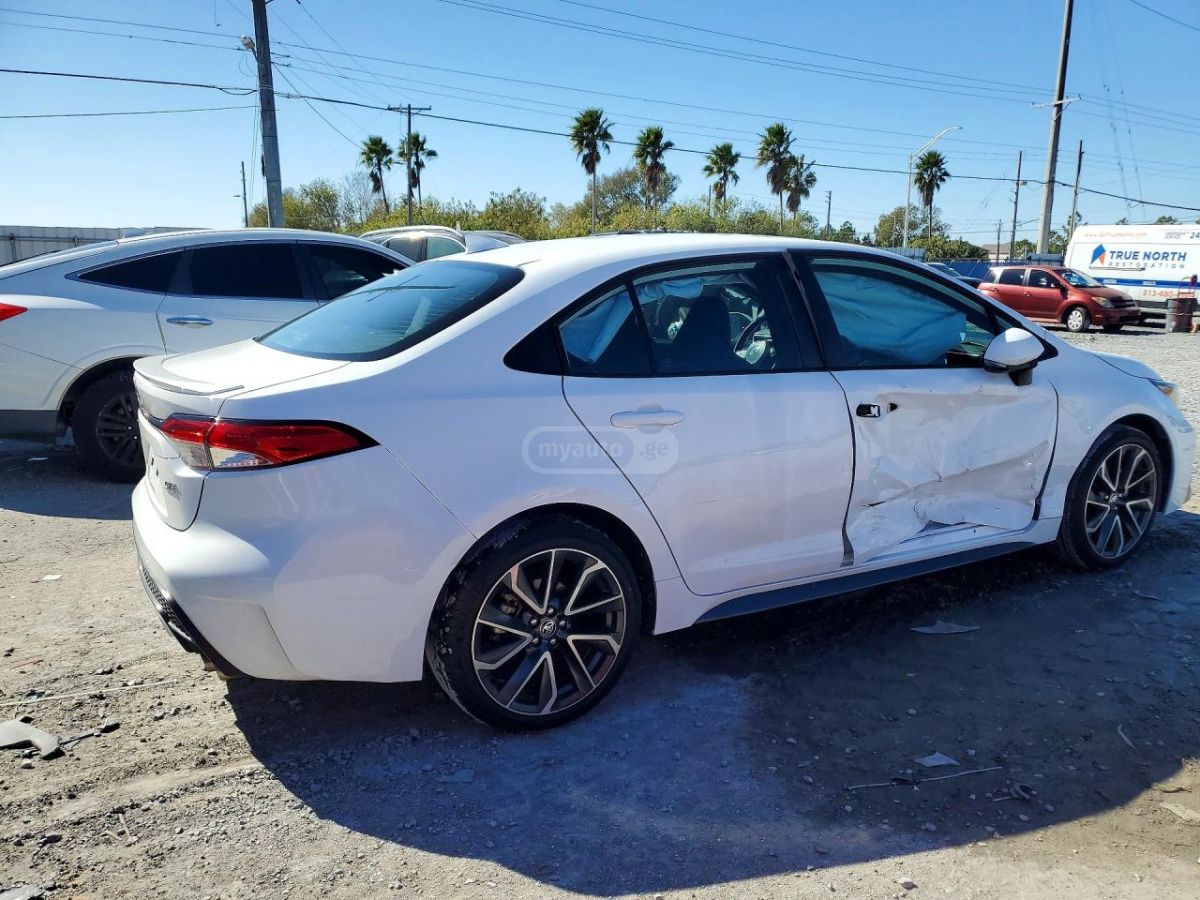 Toyota SE 4dr Sedan CVT — миниатюра 3