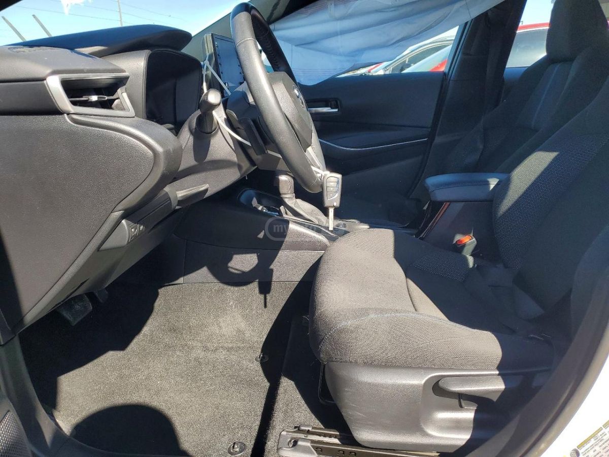 Toyota SE 4dr Sedan CVT — миниатюра 7